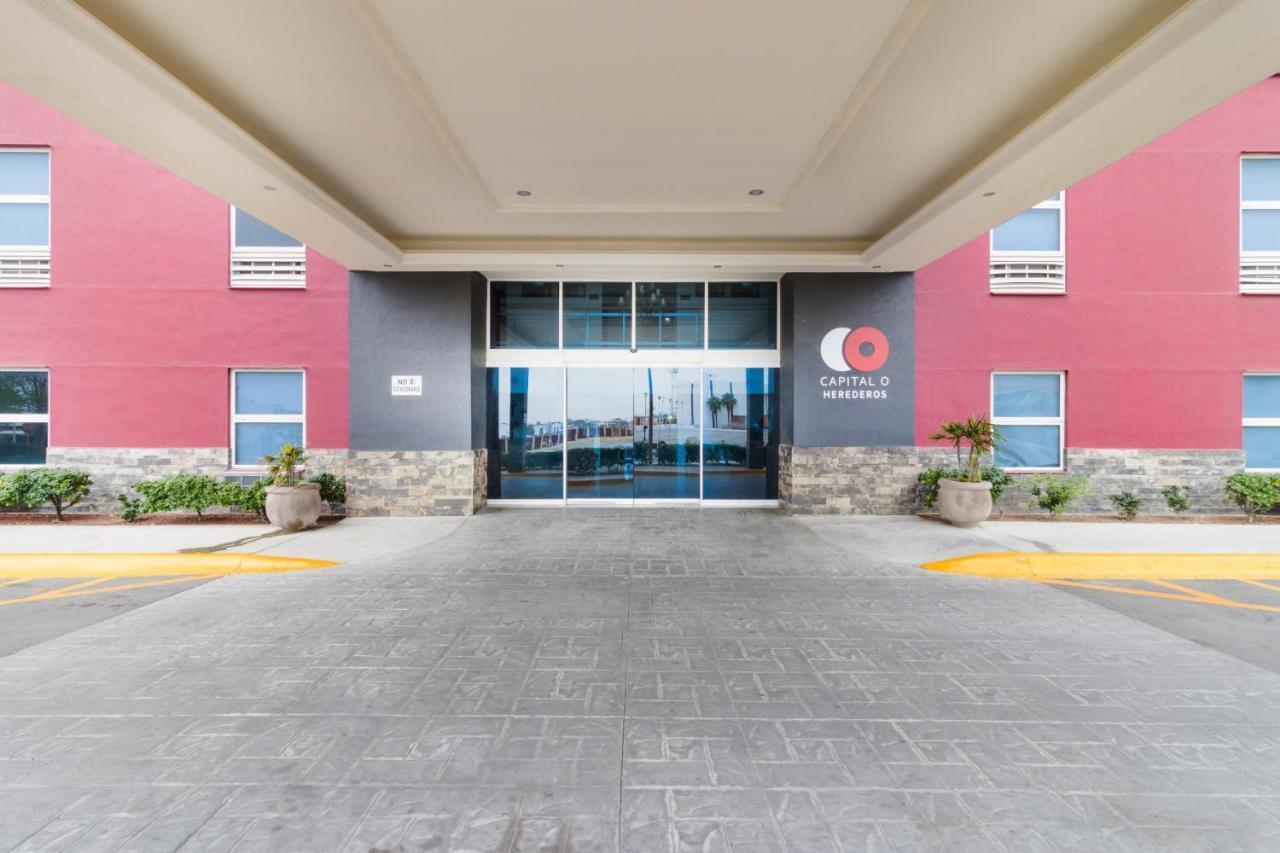 Capital O Hotel Herederos, Piedras Negras 外观 照片