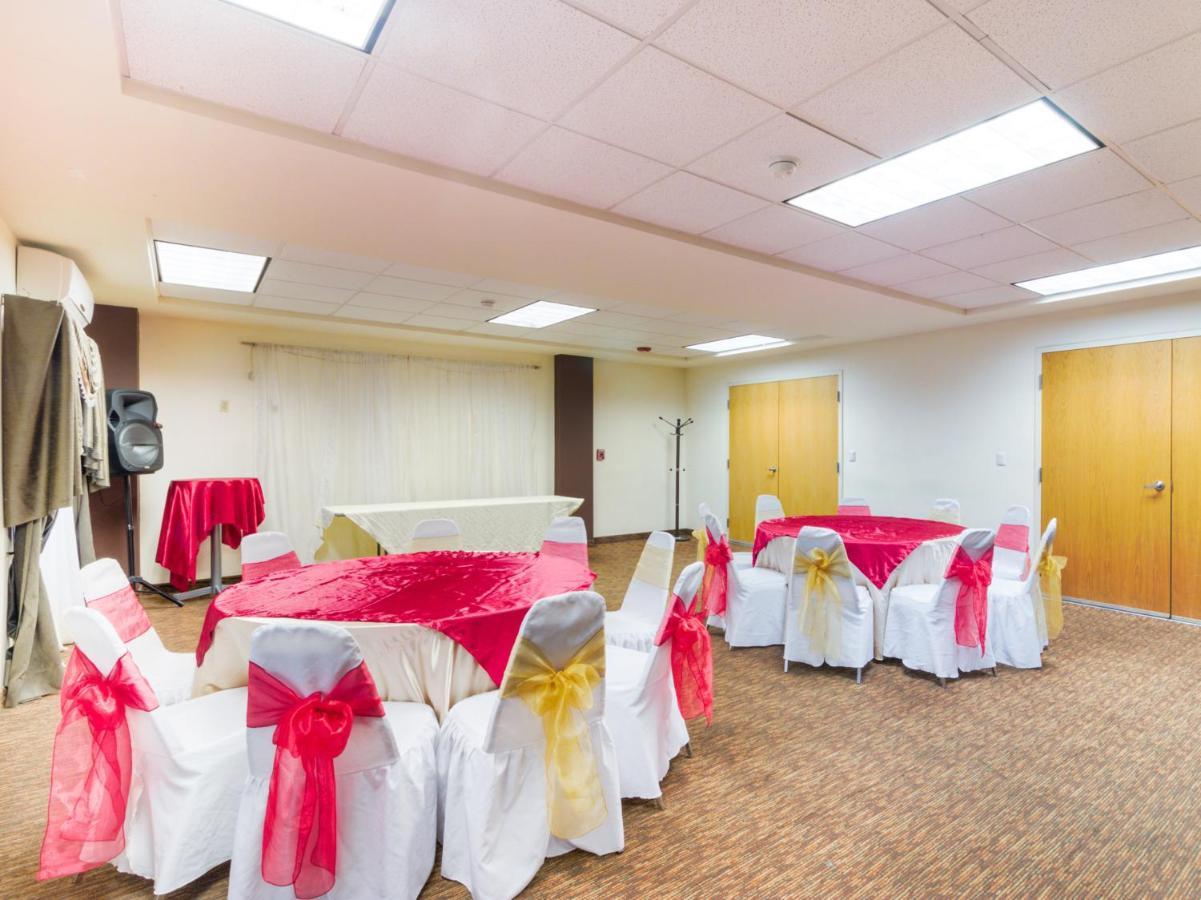 Capital O Hotel Herederos, Piedras Negras 外观 照片