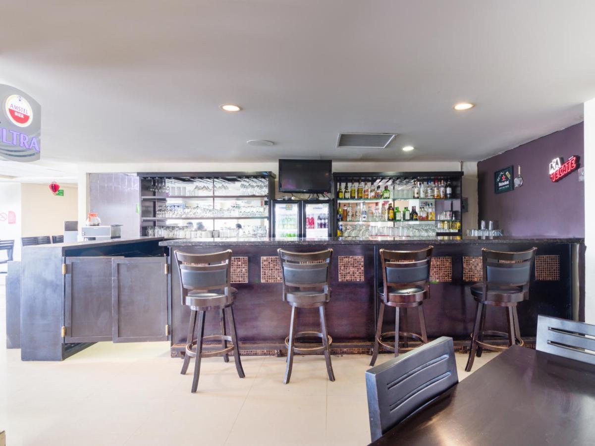 Capital O Hotel Herederos, Piedras Negras 外观 照片