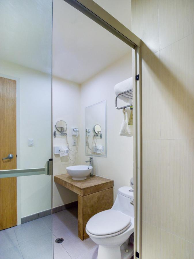 Capital O Hotel Herederos, Piedras Negras 外观 照片