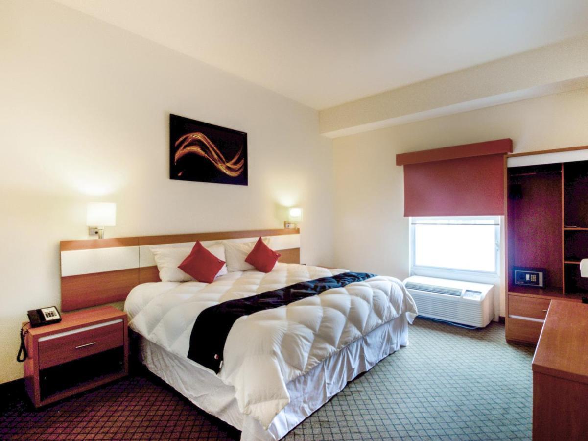 Capital O Hotel Herederos, Piedras Negras 外观 照片