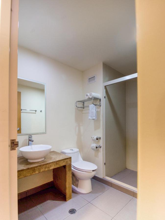 Capital O Hotel Herederos, Piedras Negras 外观 照片